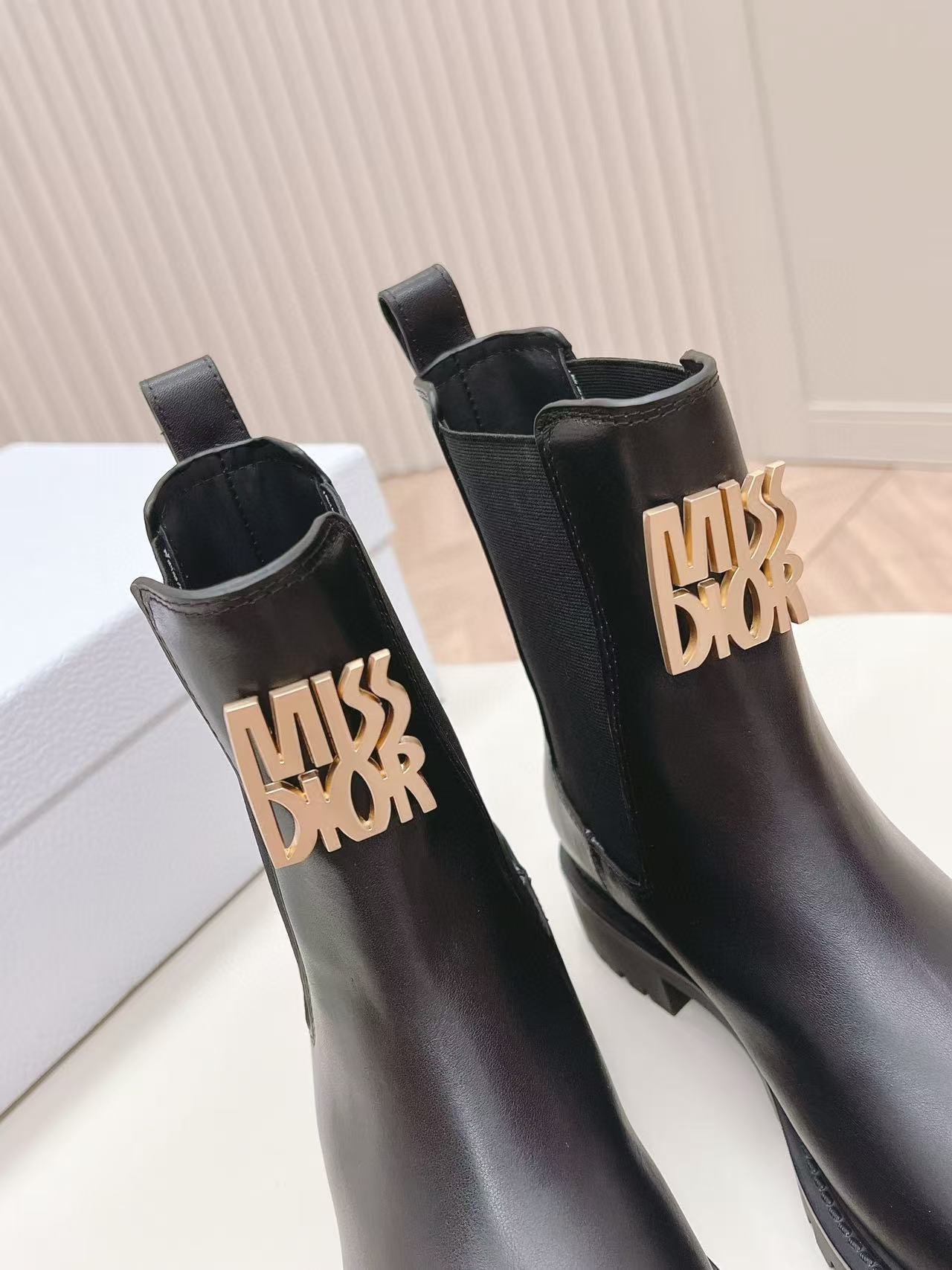 DI0R MISS 高品質牛革ショートブーツ【50％割引+送料無料】