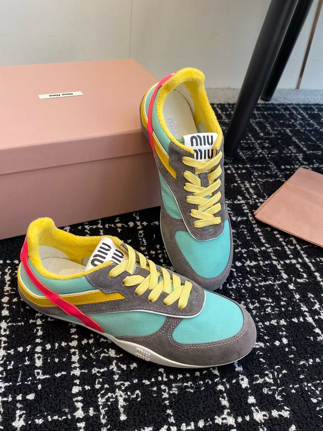 M1UM1U カラフルなレースアップカジュアルシューズ【50％割引+送料無料】