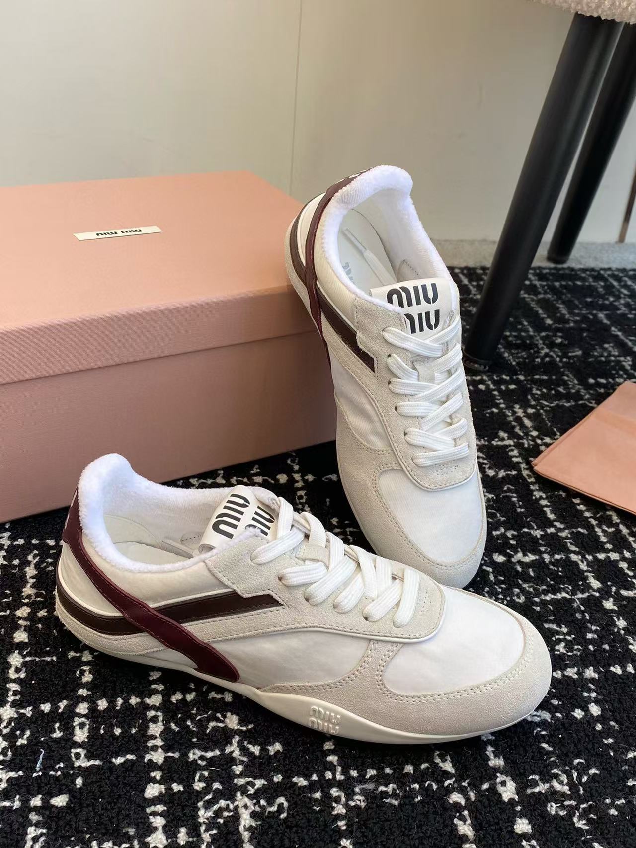 M1UM1U カラフルなレースアップカジュアルシューズ【50％割引+送料無料】