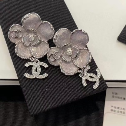 CHANE1 ファイブフラワー ダブル C ダイヤモンド スタッド ピアス【50％割引+送料無料】