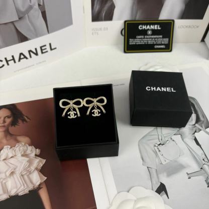 CHANE1 ボウ ライトゴールド ダブル C フル ダイヤモンド ピアス【50％割引+送料無料】