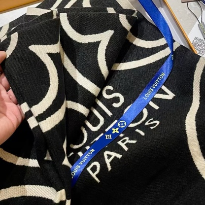 LV 四つ葉のクローバー タッセル カシミヤスカーフ【50％割引+送料無料】