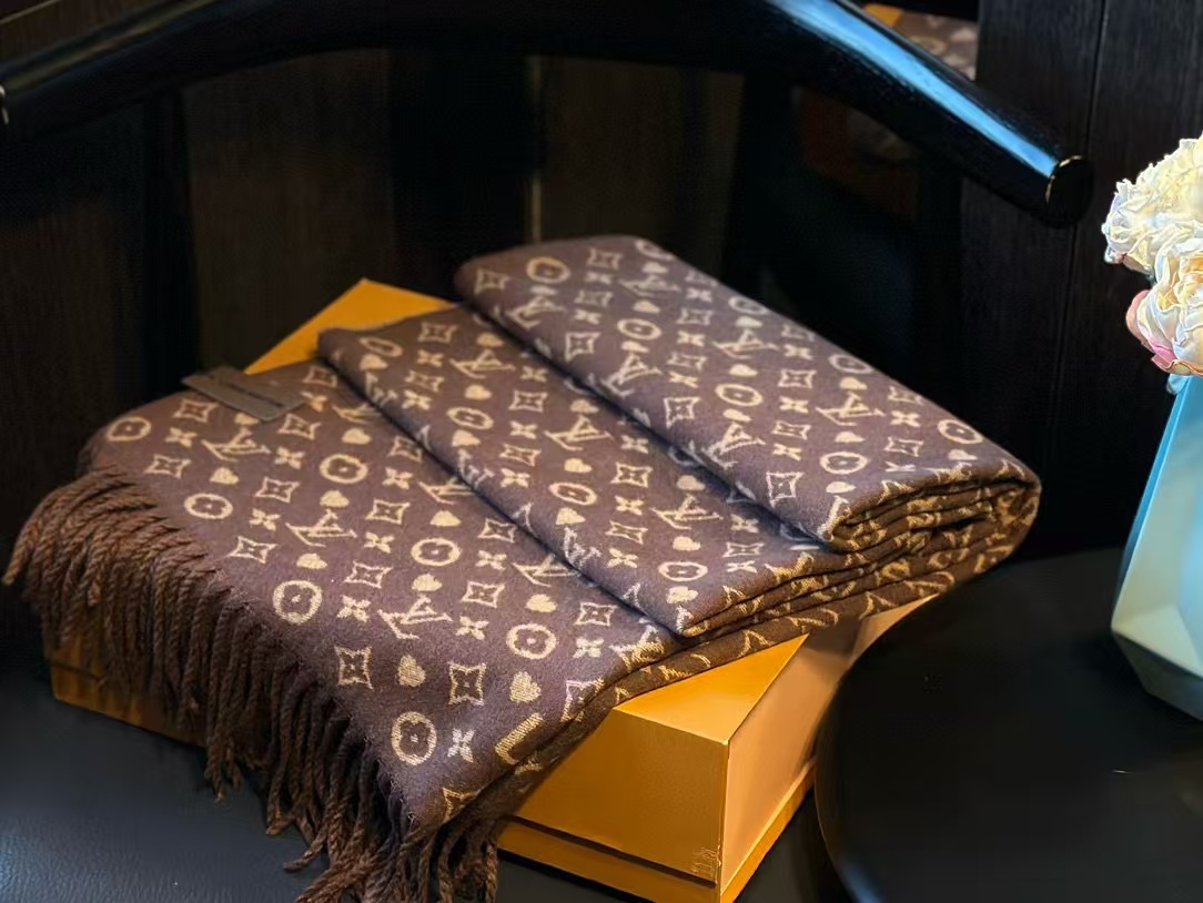 LV 四つ葉のクローバー タッセル カシミヤスカーフ【50％割引+送料無料】