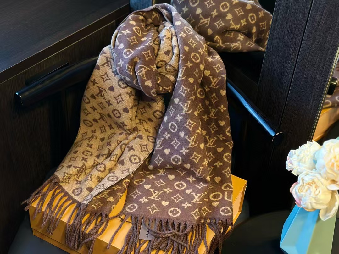 LV 四つ葉のクローバー タッセル カシミヤスカーフ【50％割引+送料無料】