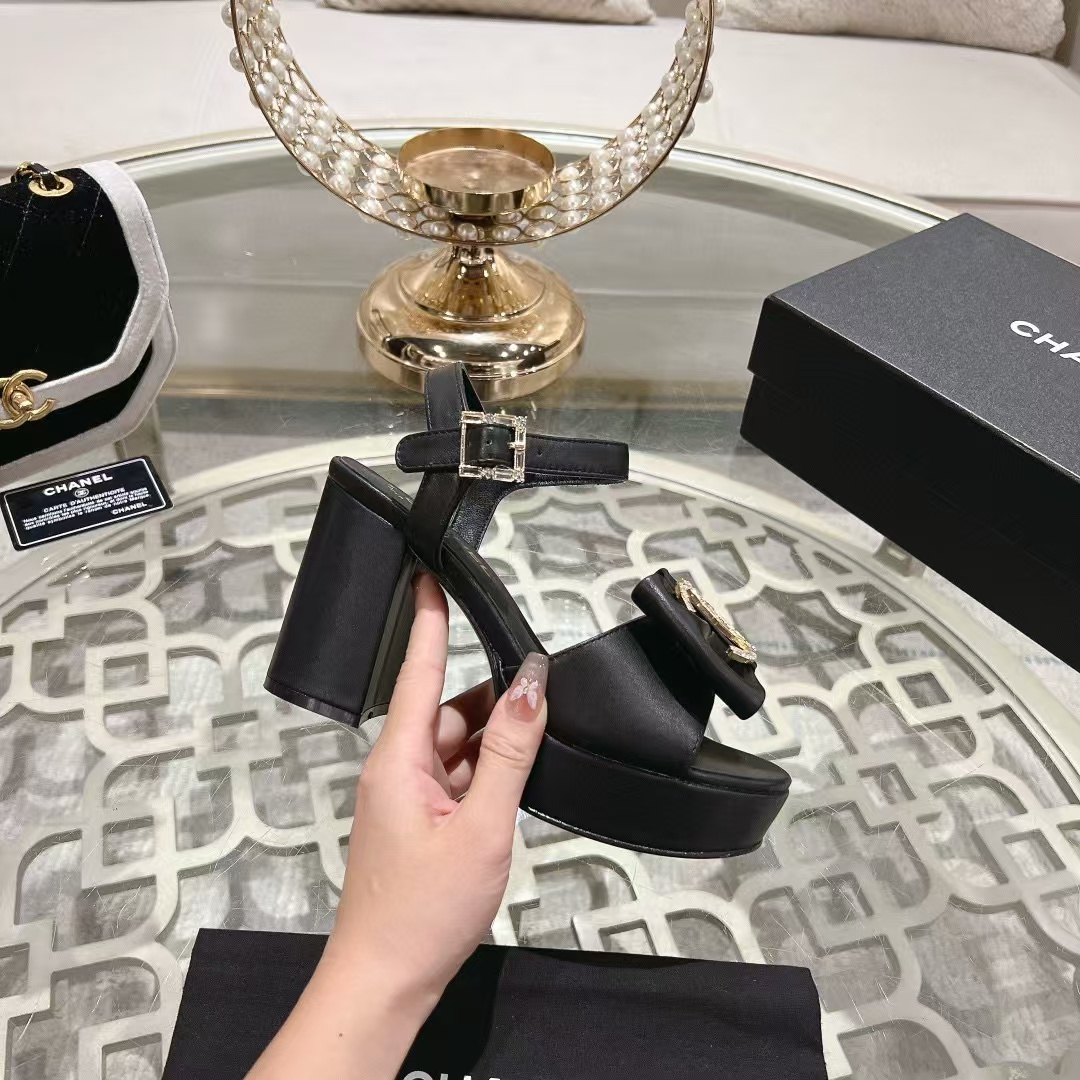 CHANE1 高品質ダブルCロゴ太ヒールサンダル【50％割引+送料無料】