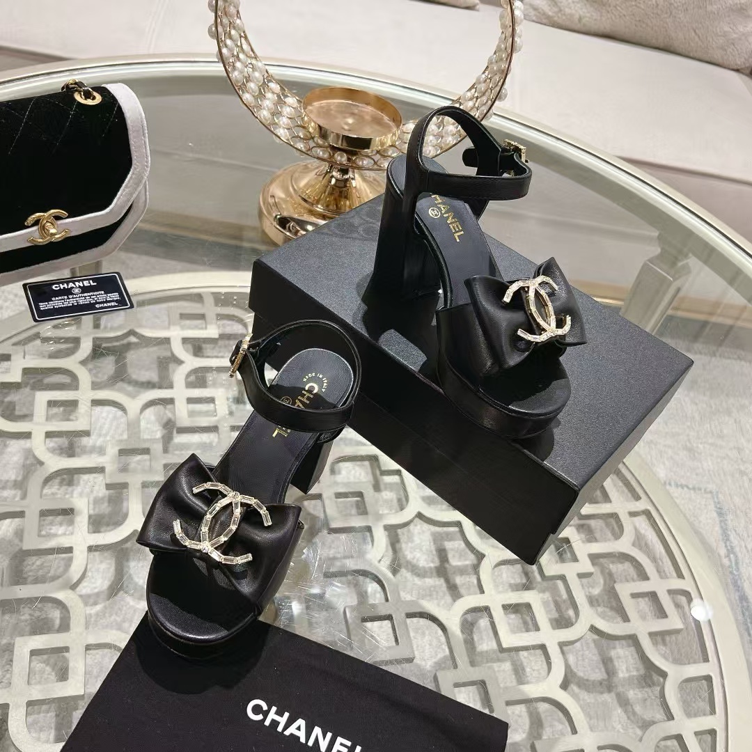 CHANE1 高品質ダブルCロゴ太ヒールサンダル【50％割引+送料無料】
