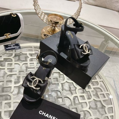 CHANE1 高品質ダブルCロゴ太ヒールサンダル【50％割引+送料無料】