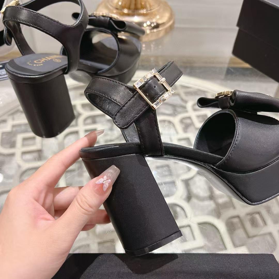 CHANE1 高品質ダブルCロゴ太ヒールサンダル【50％割引+送料無料】