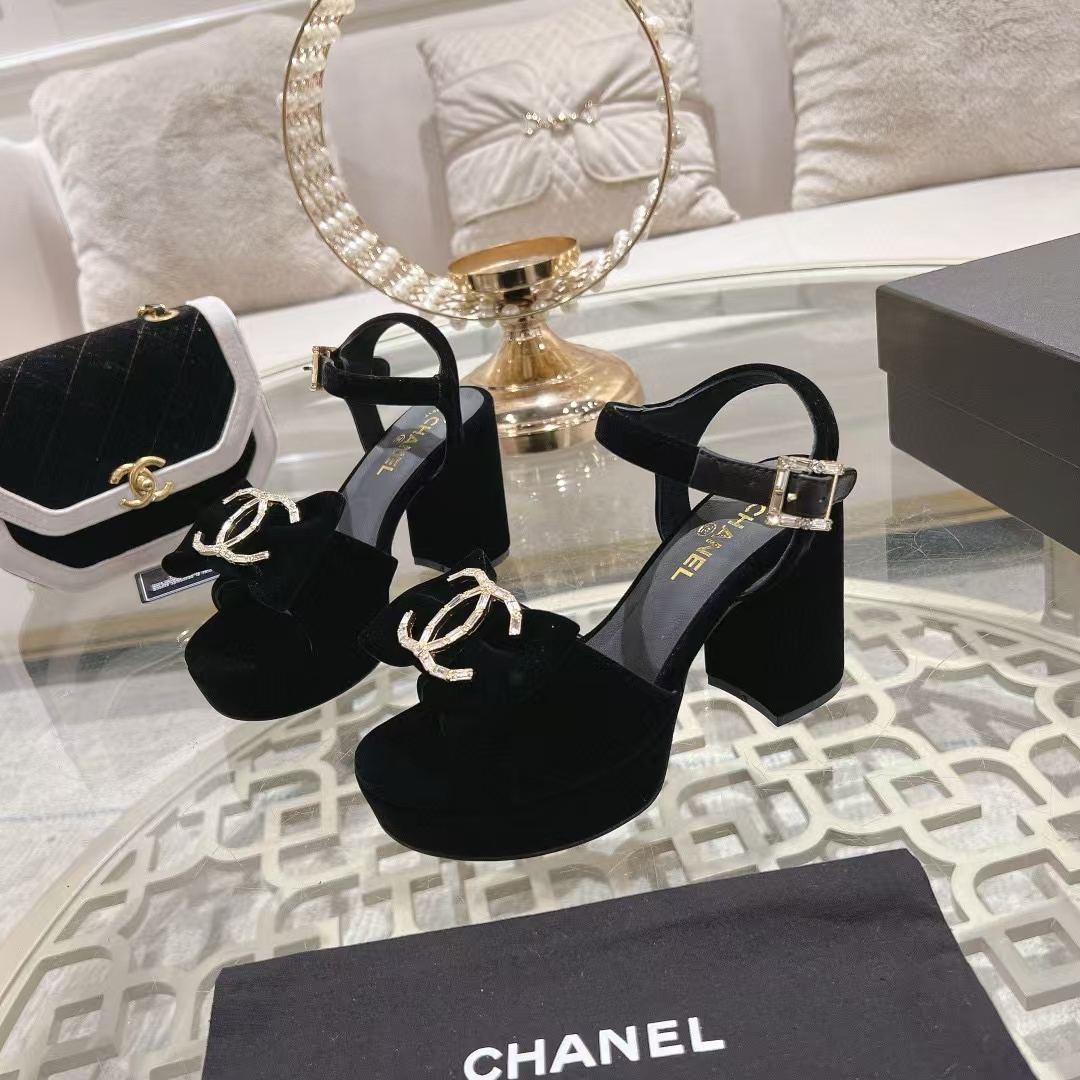 CHANE1 高品質ダブルCロゴベルベット太ヒールサンダル【50％割引+送料無料】