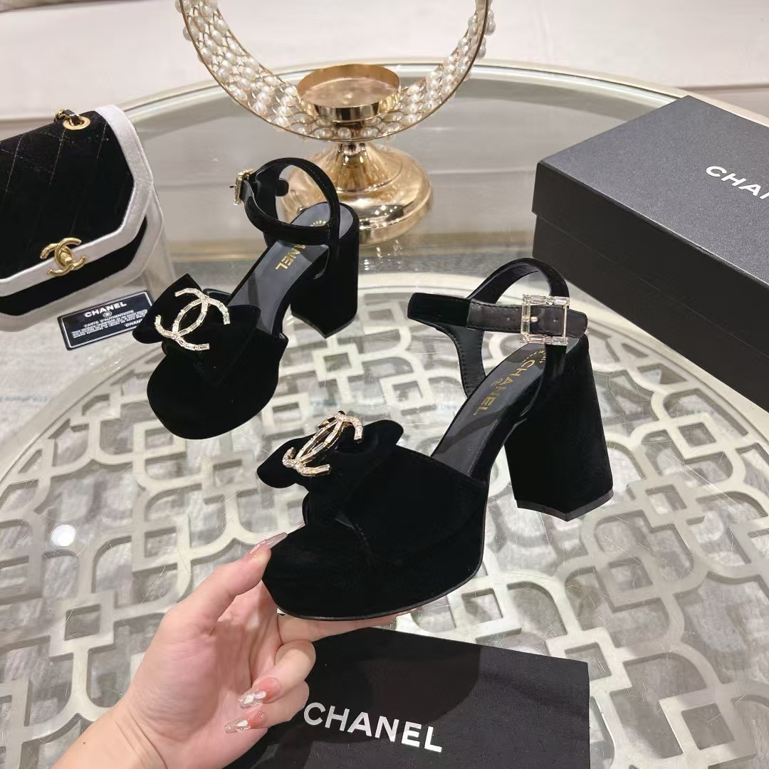 CHANE1 高品質ダブルCロゴベルベット太ヒールサンダル【50％割引+送料無料】