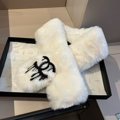 CHANE1 ダブル C ラージ ロゴ ファーリー スカーフ【50％割引+送料無料】