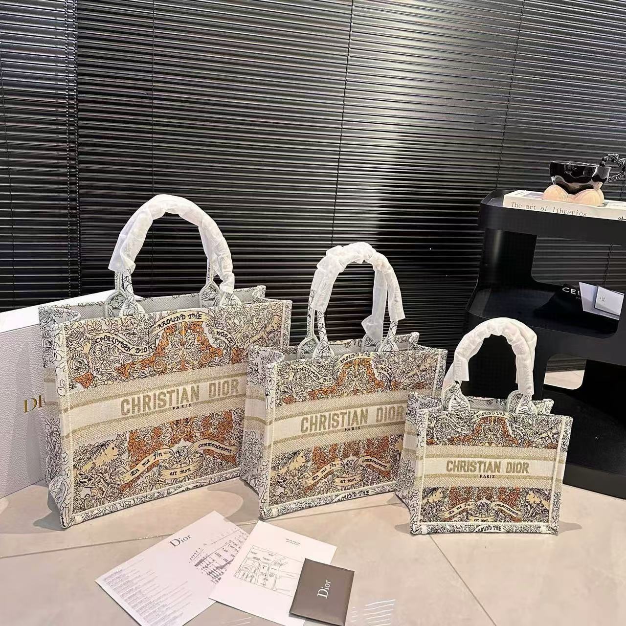 DI0R 刺繍トートバッグ【50％割引+送料無料】