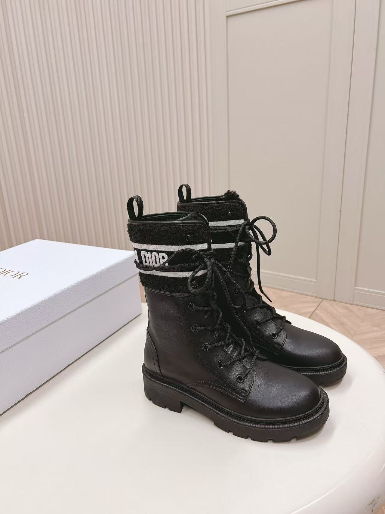 DI0R 高品質ウール レースアップ マーティンブーツ【50％割引+送料無料】