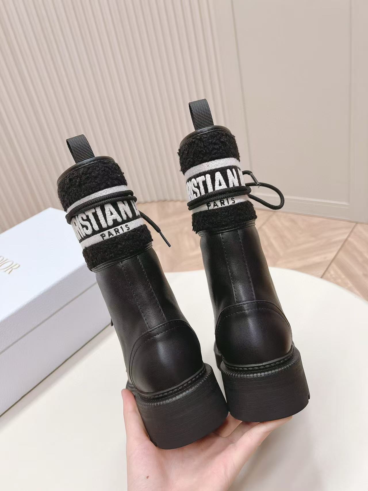 DI0R 高品質ウール レースアップ マーティンブーツ【50％割引+送料無料】