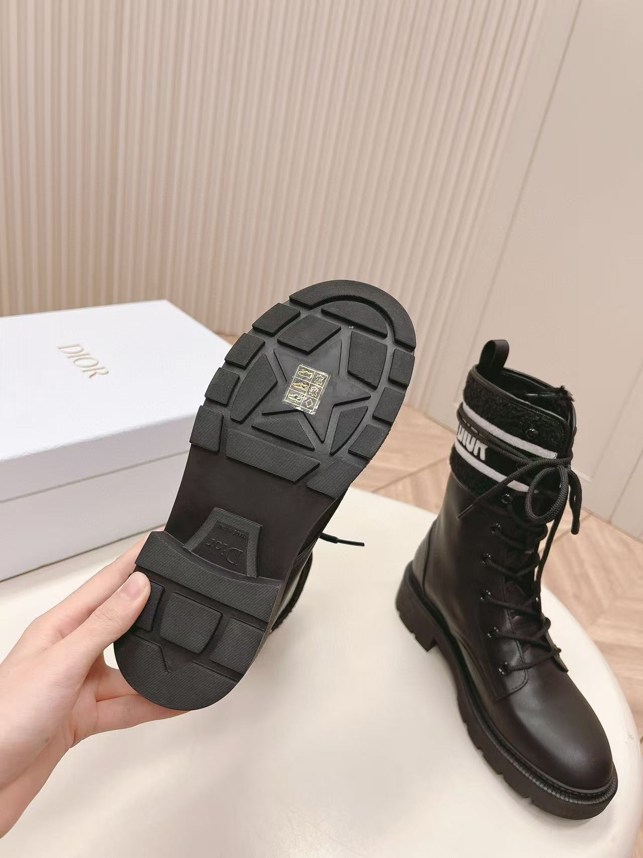 DI0R 高品質ウール レースアップ マーティンブーツ【50％割引+送料無料】