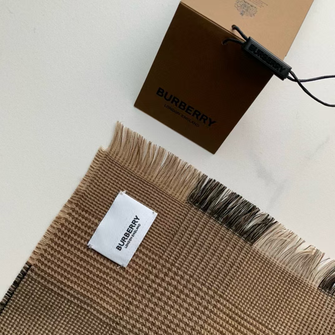 BUR8ERRY チェック柄カシミヤ大判ショール【50％割引+送料無料】