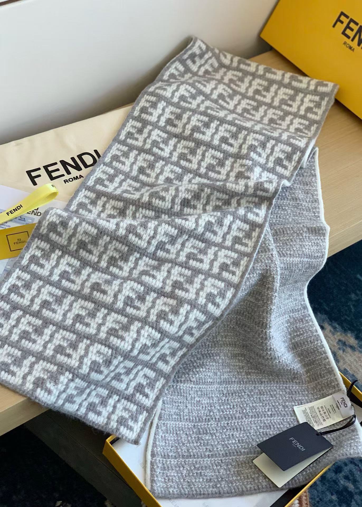 FEND1 FF カシミアスカーフ【50％割引+送料無料】
