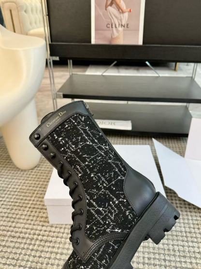 DI0R 高品質刺繍入りマーティンブーツ【50％割引+送料無料】