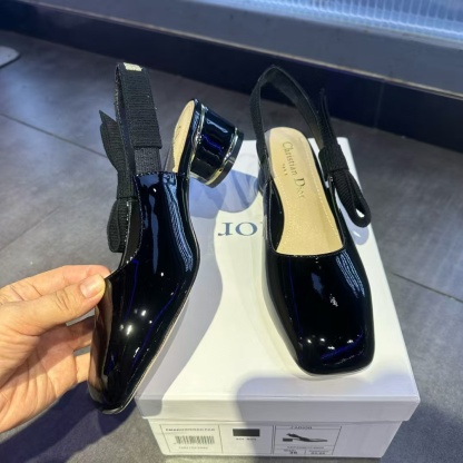 DI0R 高品質スクエアトゥパテントレザーローヒール【50％割引+送料無料】