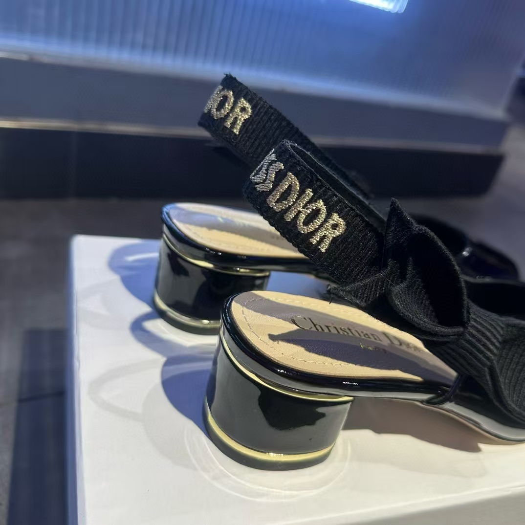 DI0R 高品質スクエアトゥパテントレザーローヒール【50％割引+送料無料】