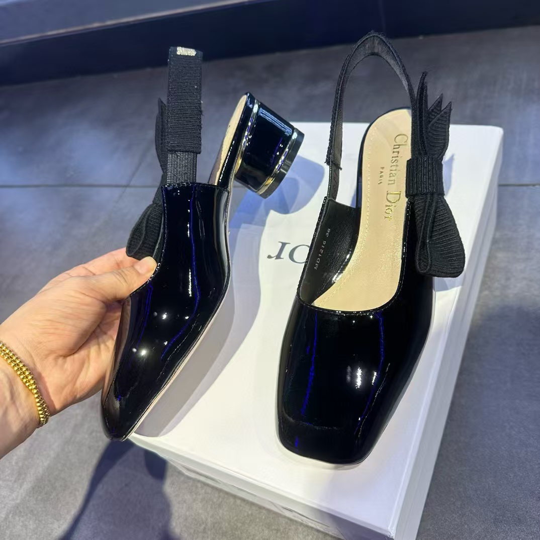 DI0R 高品質スクエアトゥパテントレザーローヒール【50％割引+送料無料】