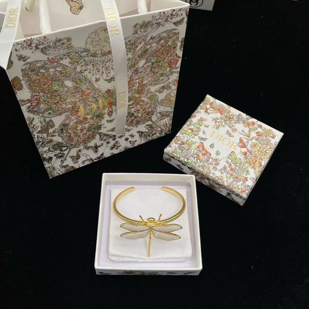 DI0R トンボ マザーオブパール ブレスレット【50％割引+送料無料】