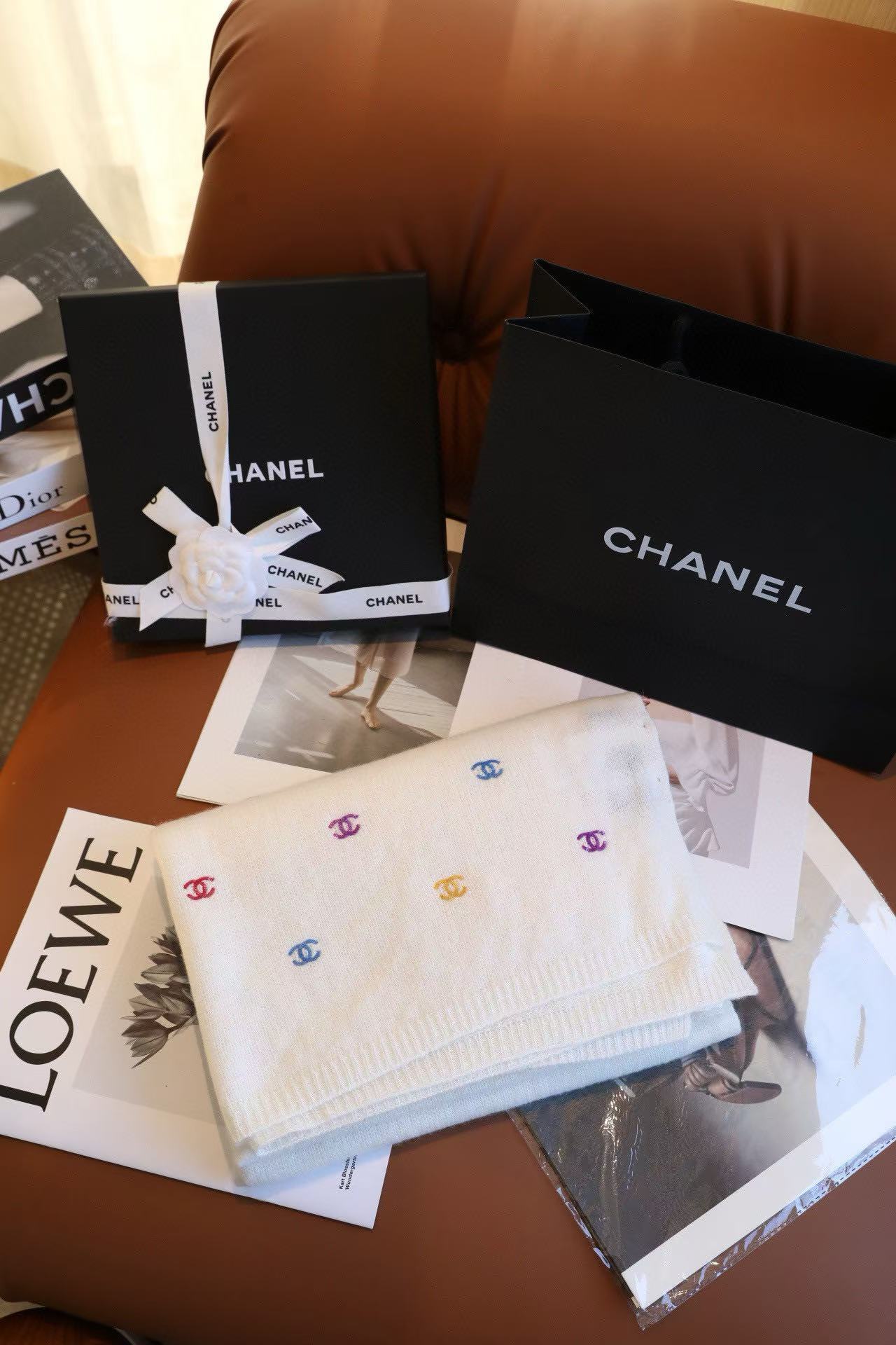 CHANE1 カラフル ダブル C ロゴ カシミア スカーフ【 50％割引+送料無料】