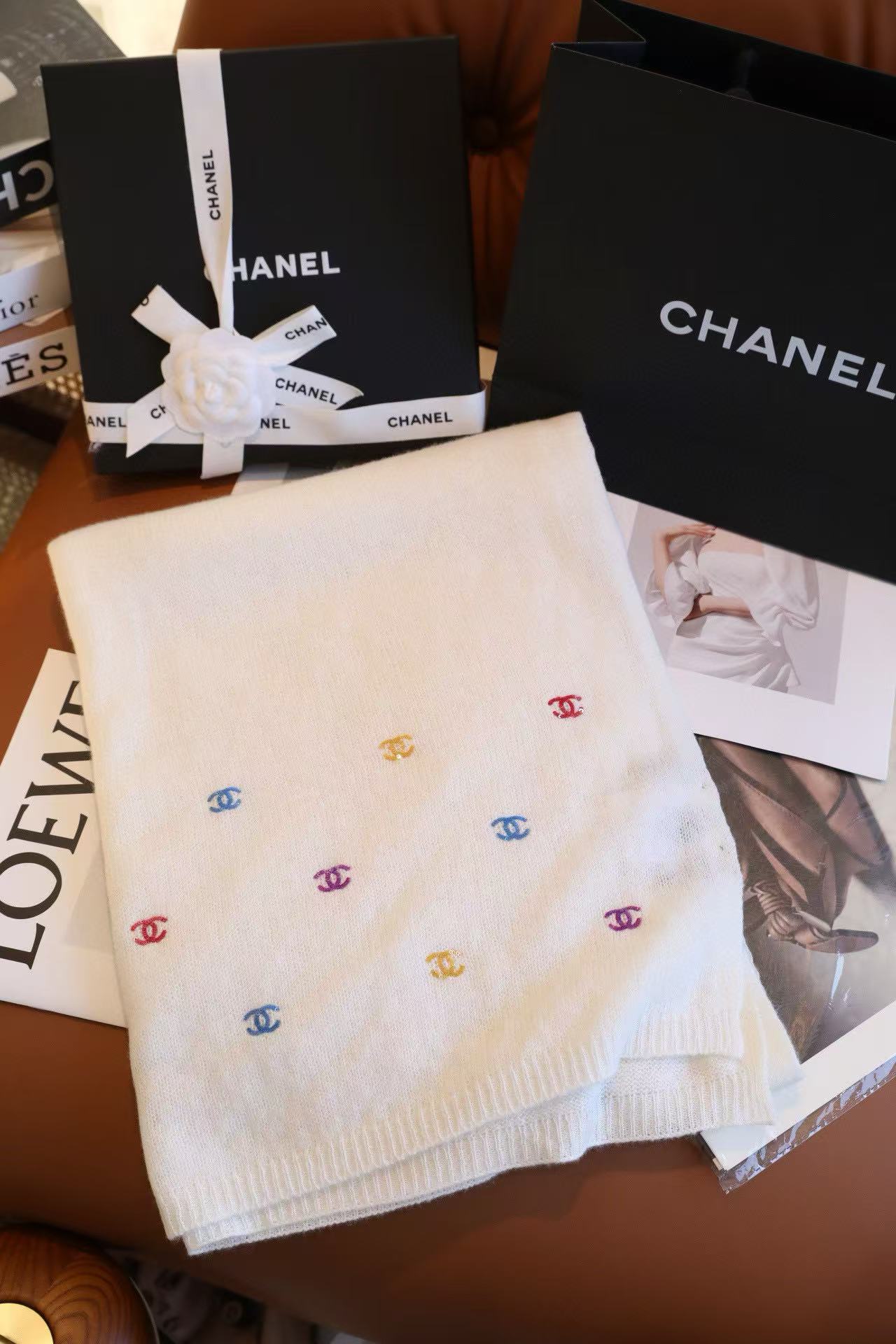 CHANE1 カラフル ダブル C ロゴ カシミア スカーフ【 50％割引+送料無料】