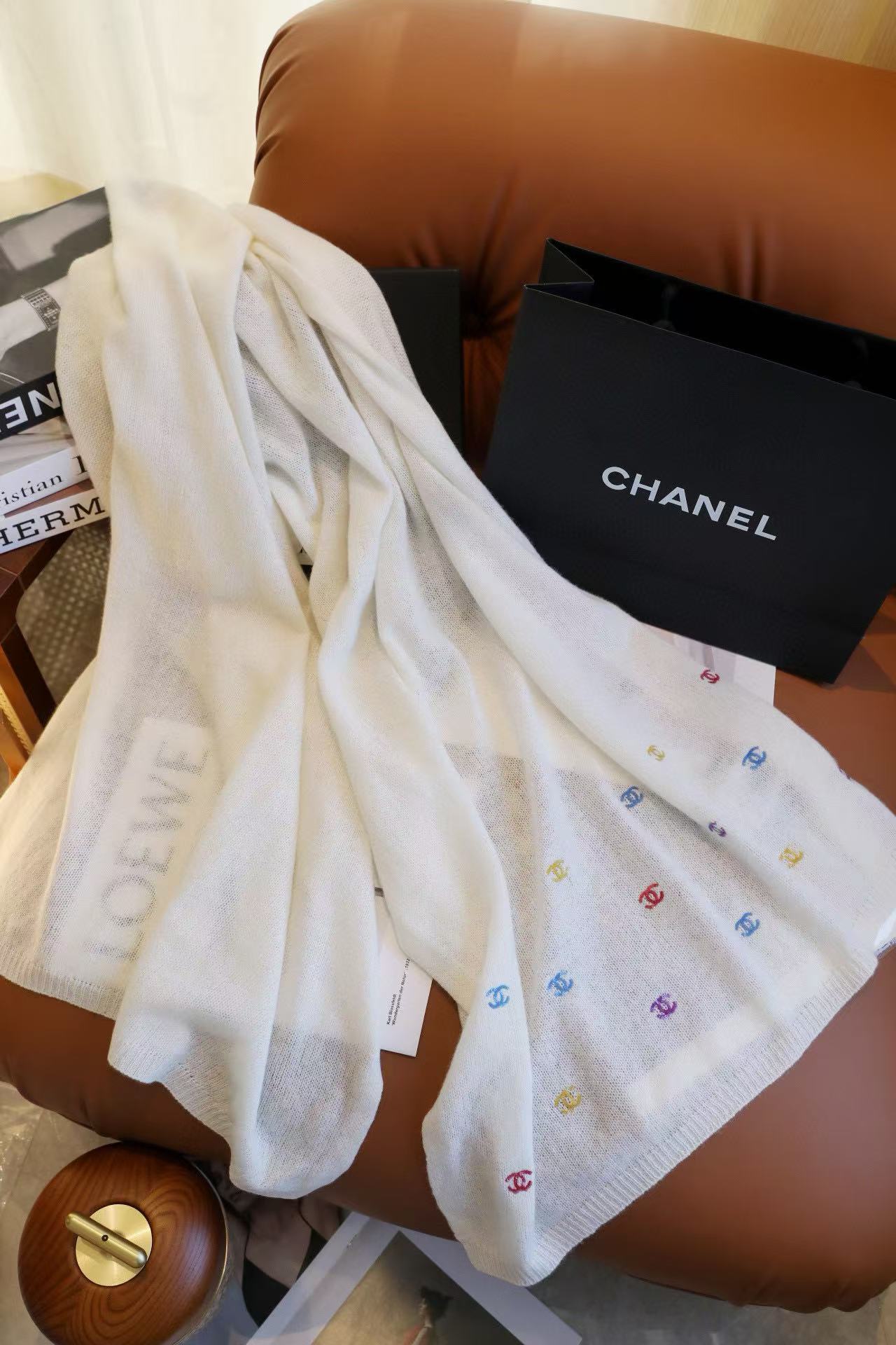 CHANE1 カラフル ダブル C ロゴ カシミア スカーフ【 50％割引+送料無料】