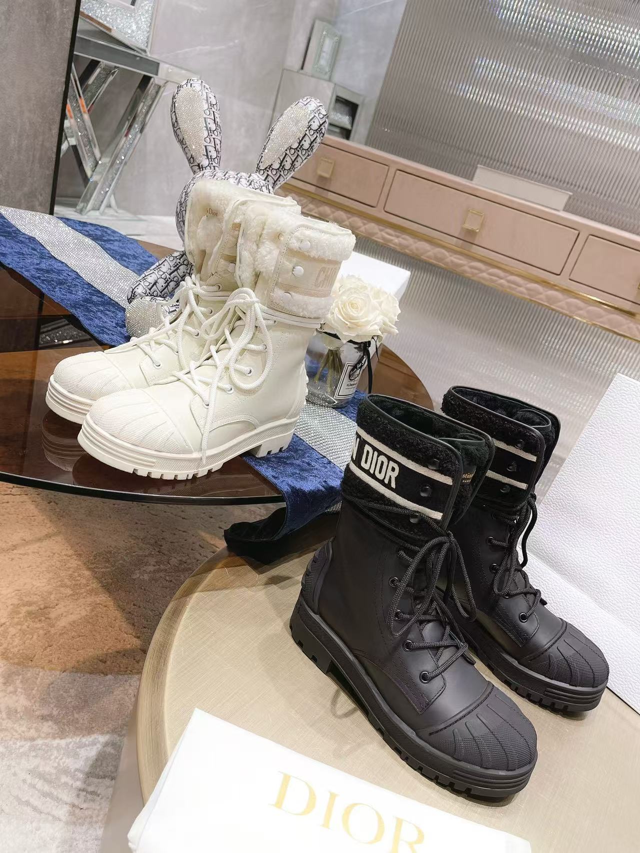 DI0R 高品質ラムウール マーティン ブーツ【50％割引+送料無料】