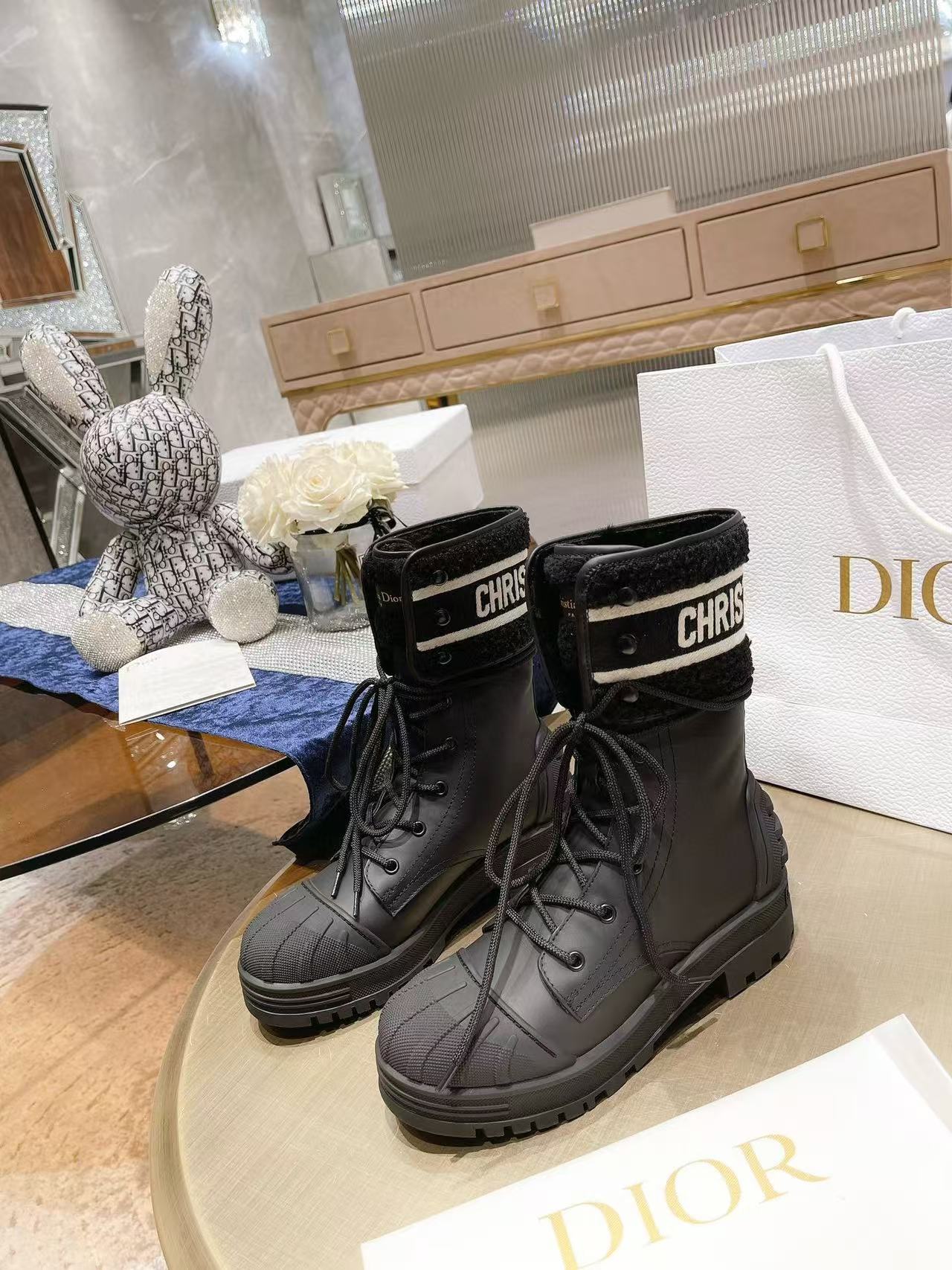 DI0R 高品質ラムウール マーティン ブーツ【50％割引+送料無料】