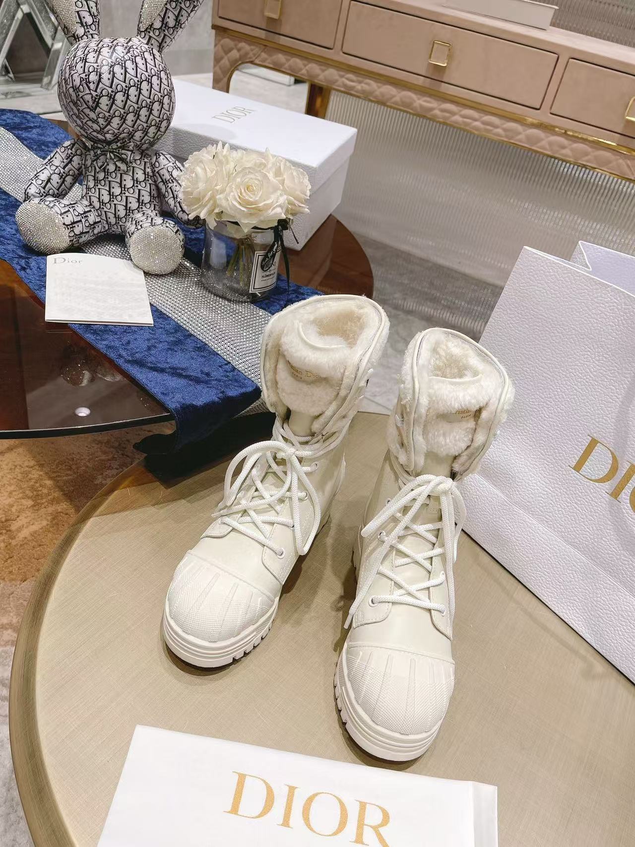 DI0R 高品質ラムウール マーティン ブーツ【50％割引+送料無料】