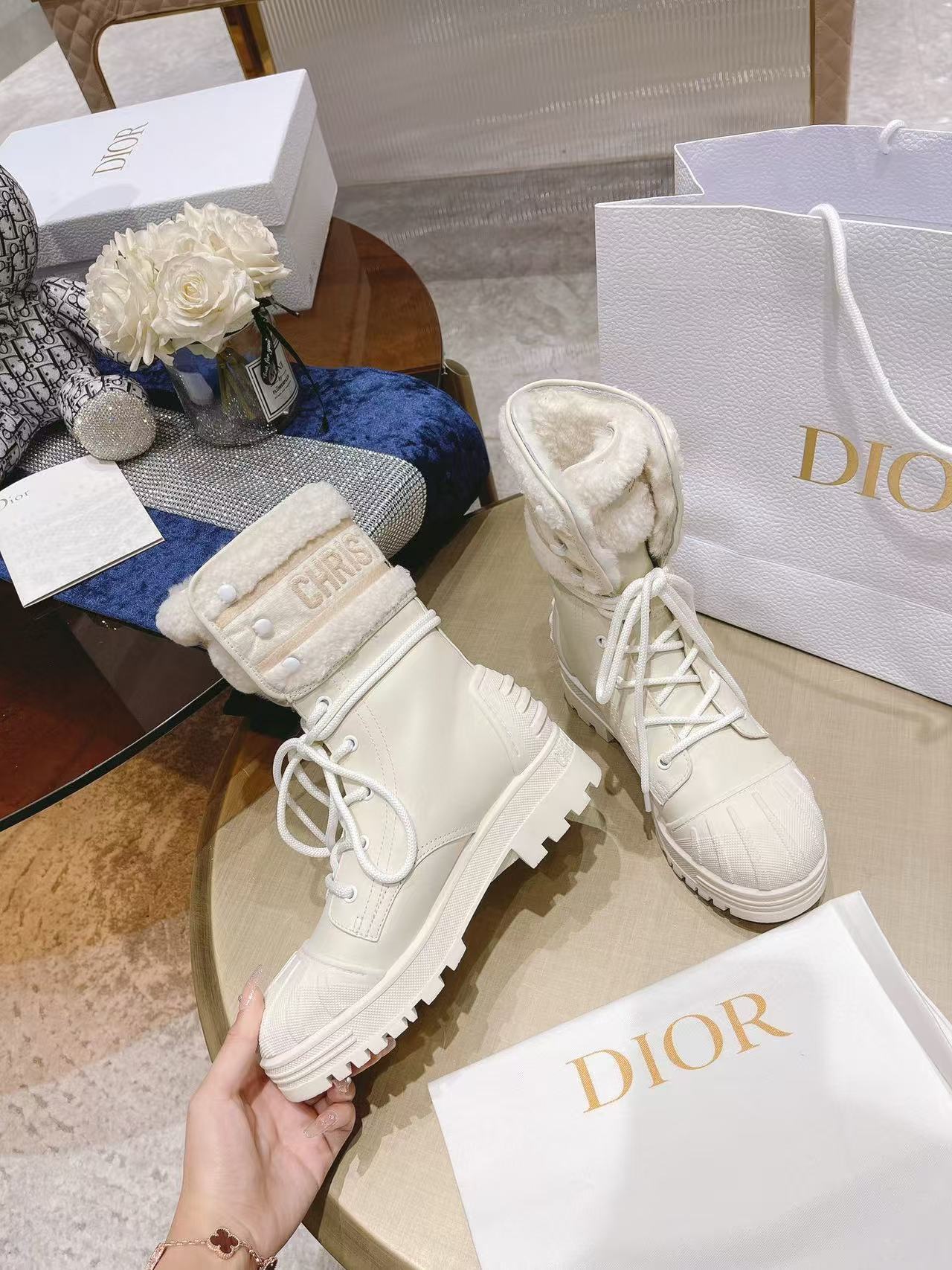 DI0R 高品質ラムウール マーティン ブーツ【50％割引+送料無料】