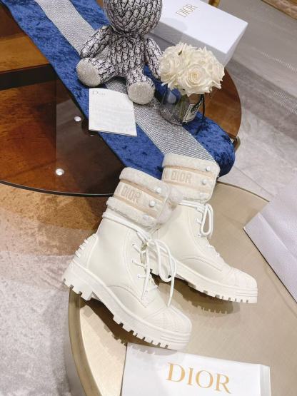 DI0R 高品質ラムウール マーティン ブーツ【50％割引+送料無料】