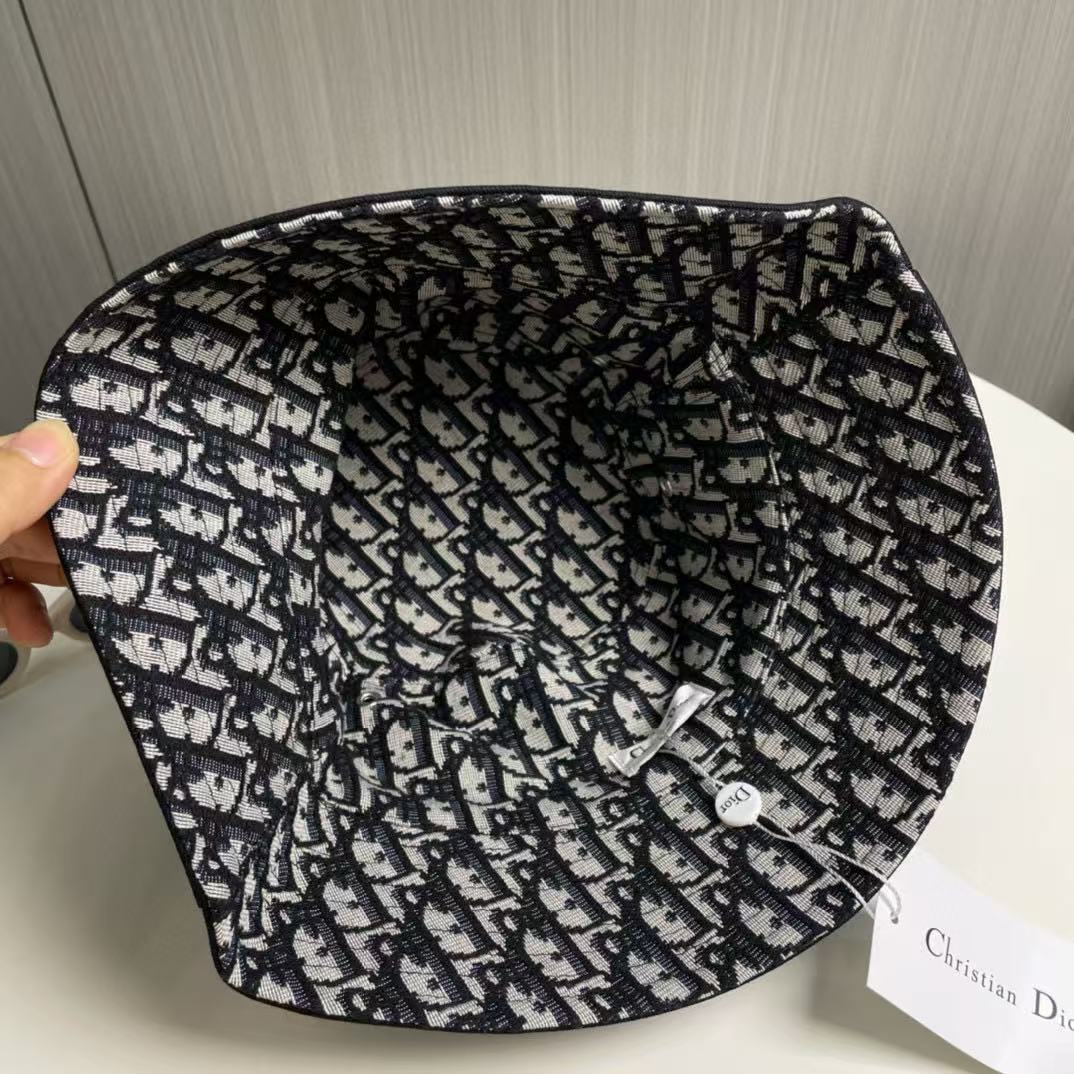 DI0R フルロゴ バケットハット【50％割引+送料無料】