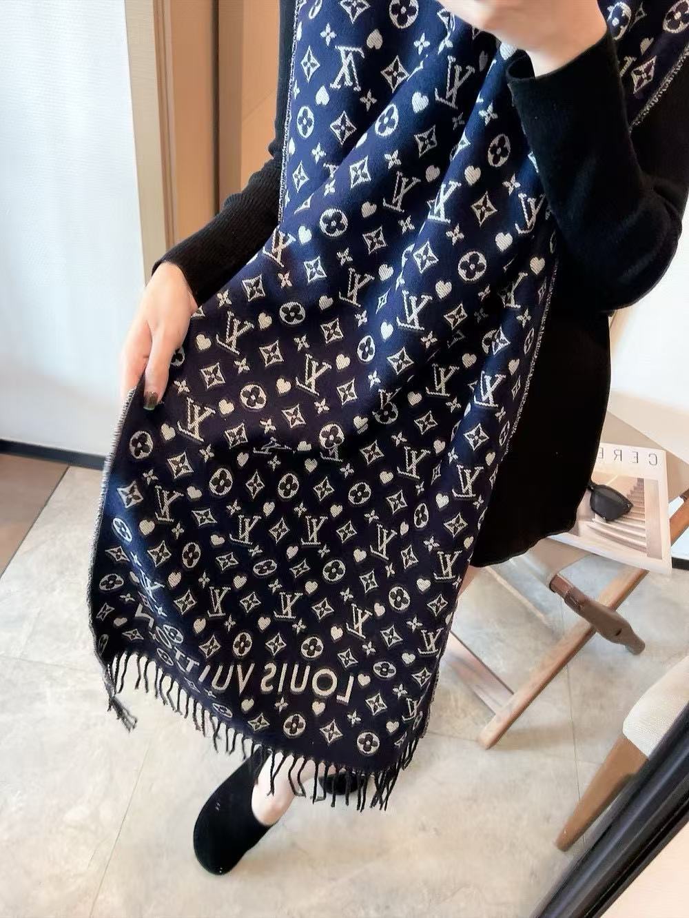 LV 老眼用フリンジウールスカーフ【50％割引+送料無料】