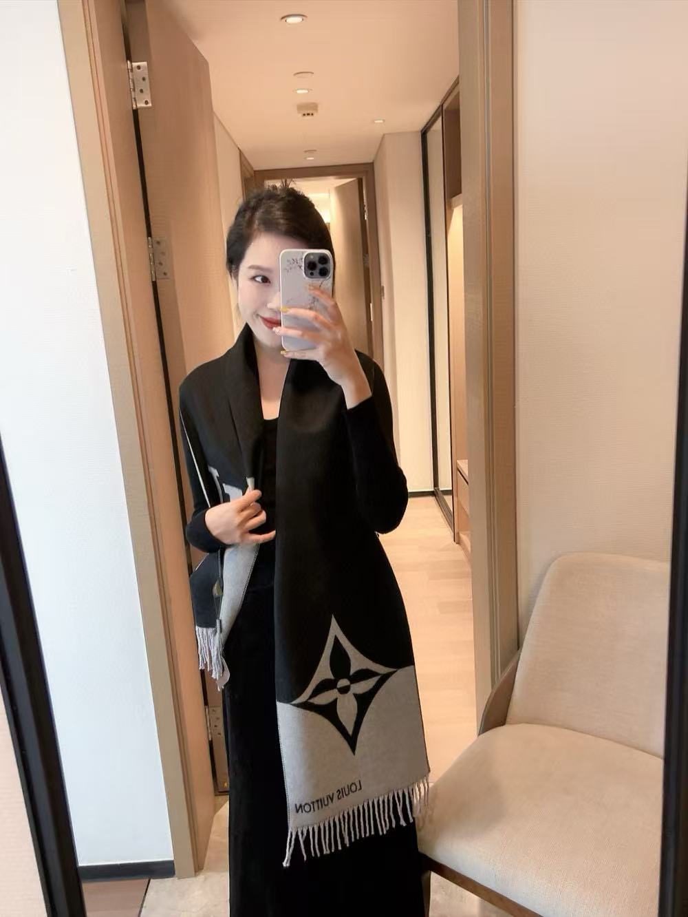 LV 四つ葉のクローバー タッセル カシミヤスカーフ【50％割引+送料無料】