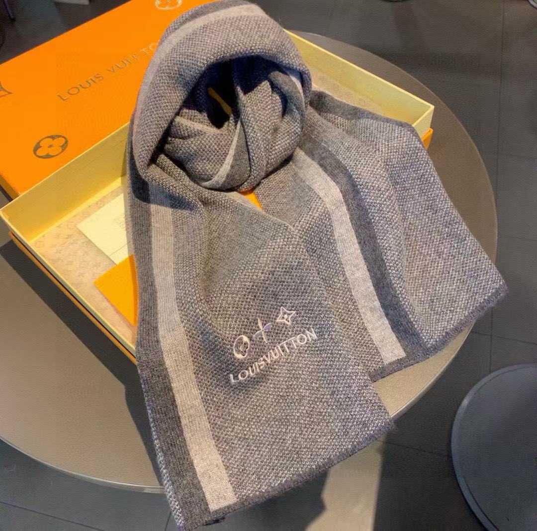 LV エンブロイダリー カシミア スカーフ【50％割引+送料無料】