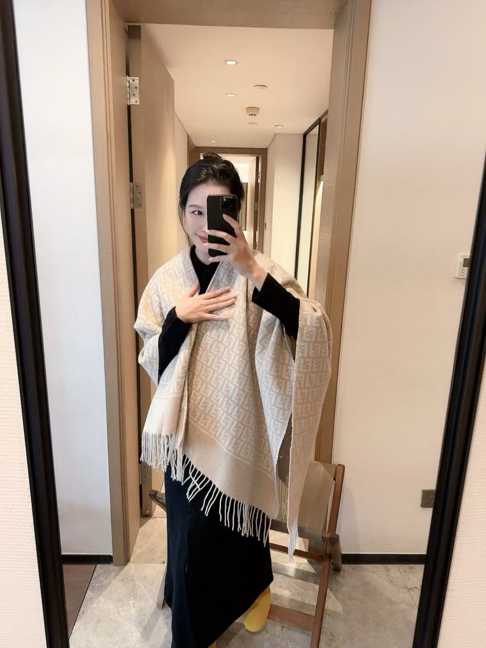 FEND1 タッセルカシミヤスカーフ【50％割引+送料無料】