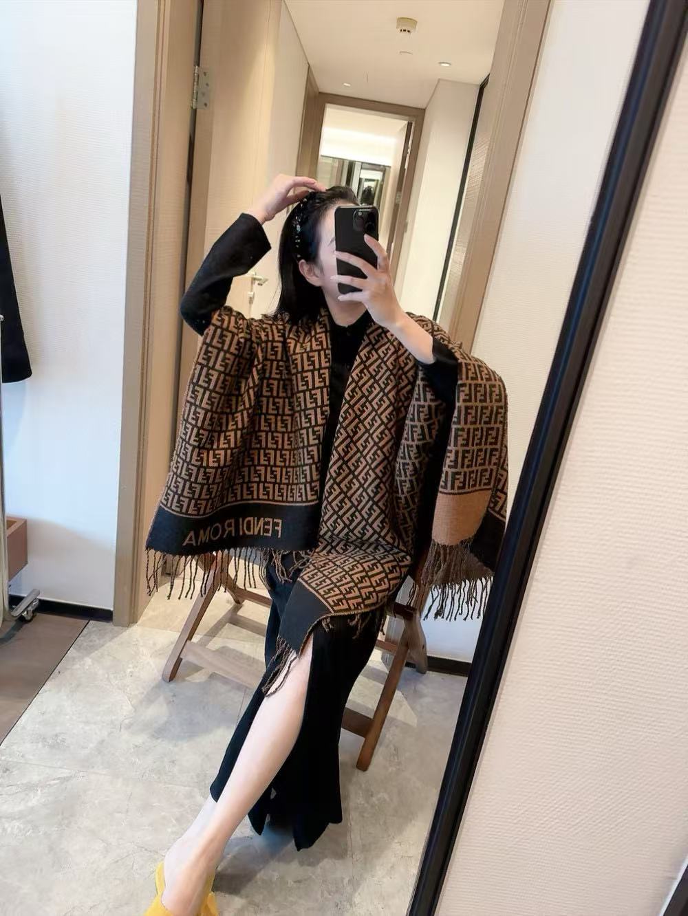 FEND1 タッセルカシミヤスカーフ【50％割引+送料無料】