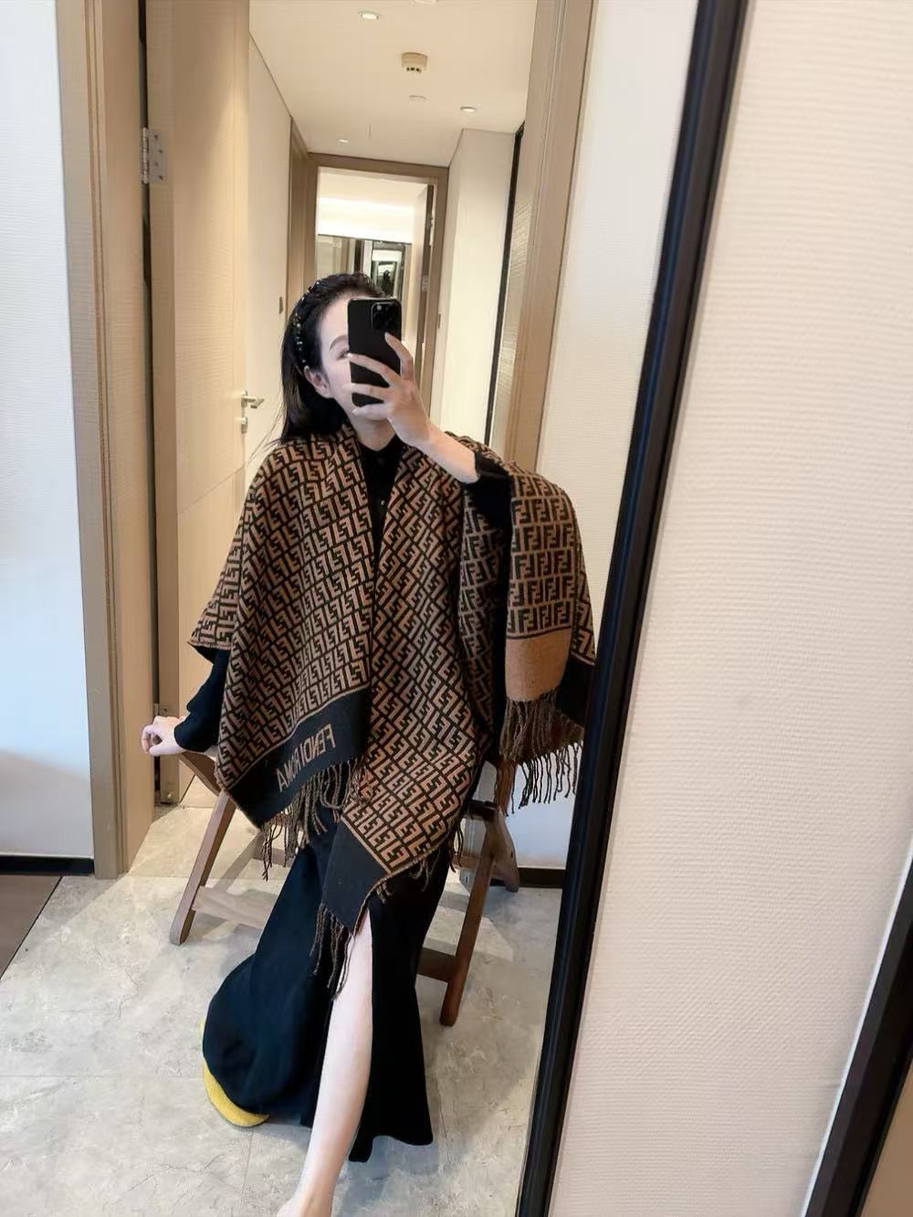 FEND1 タッセルカシミヤスカーフ【50％割引+送料無料】