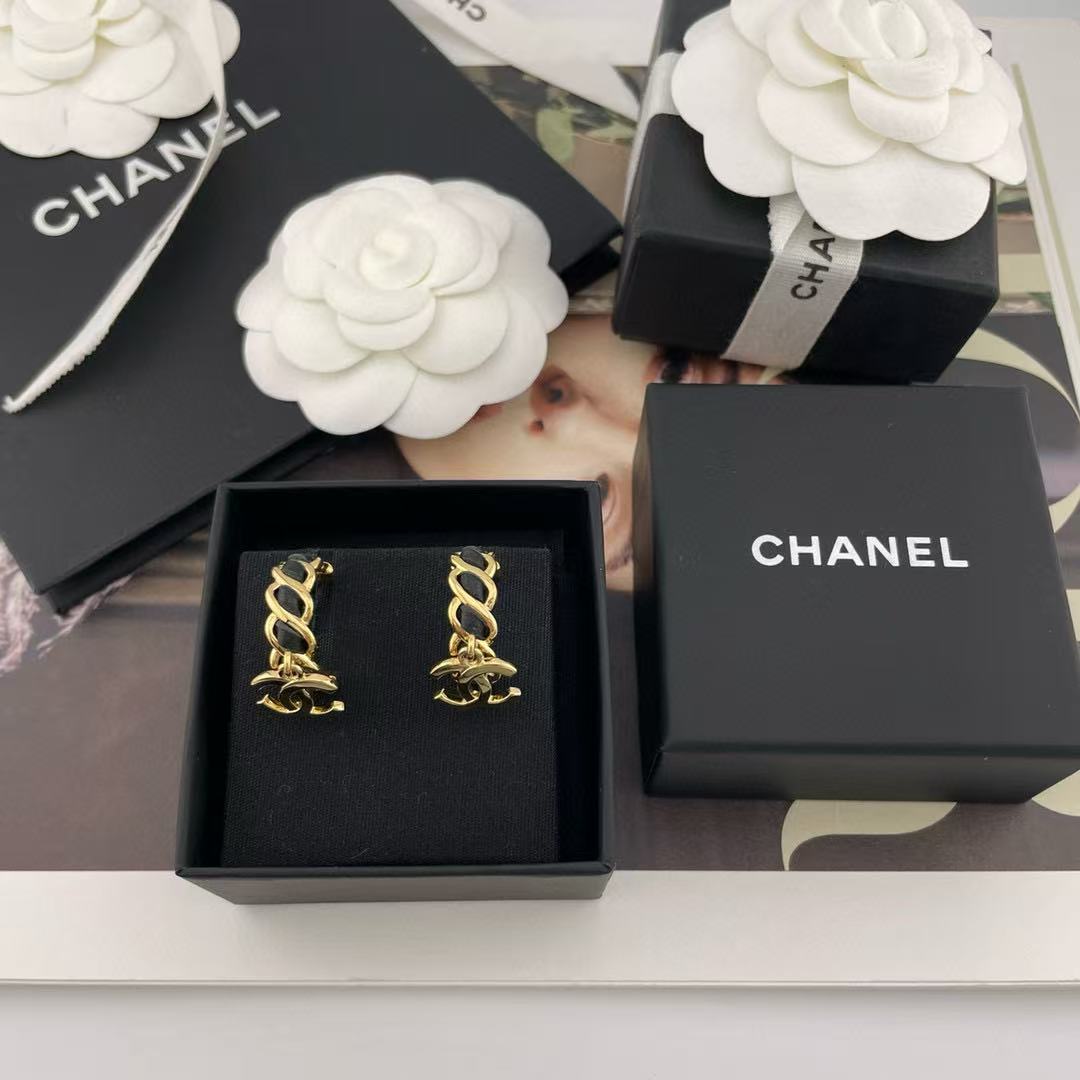 CHANE1 ダブルC ピアス レザー【50％割引+送料無料】