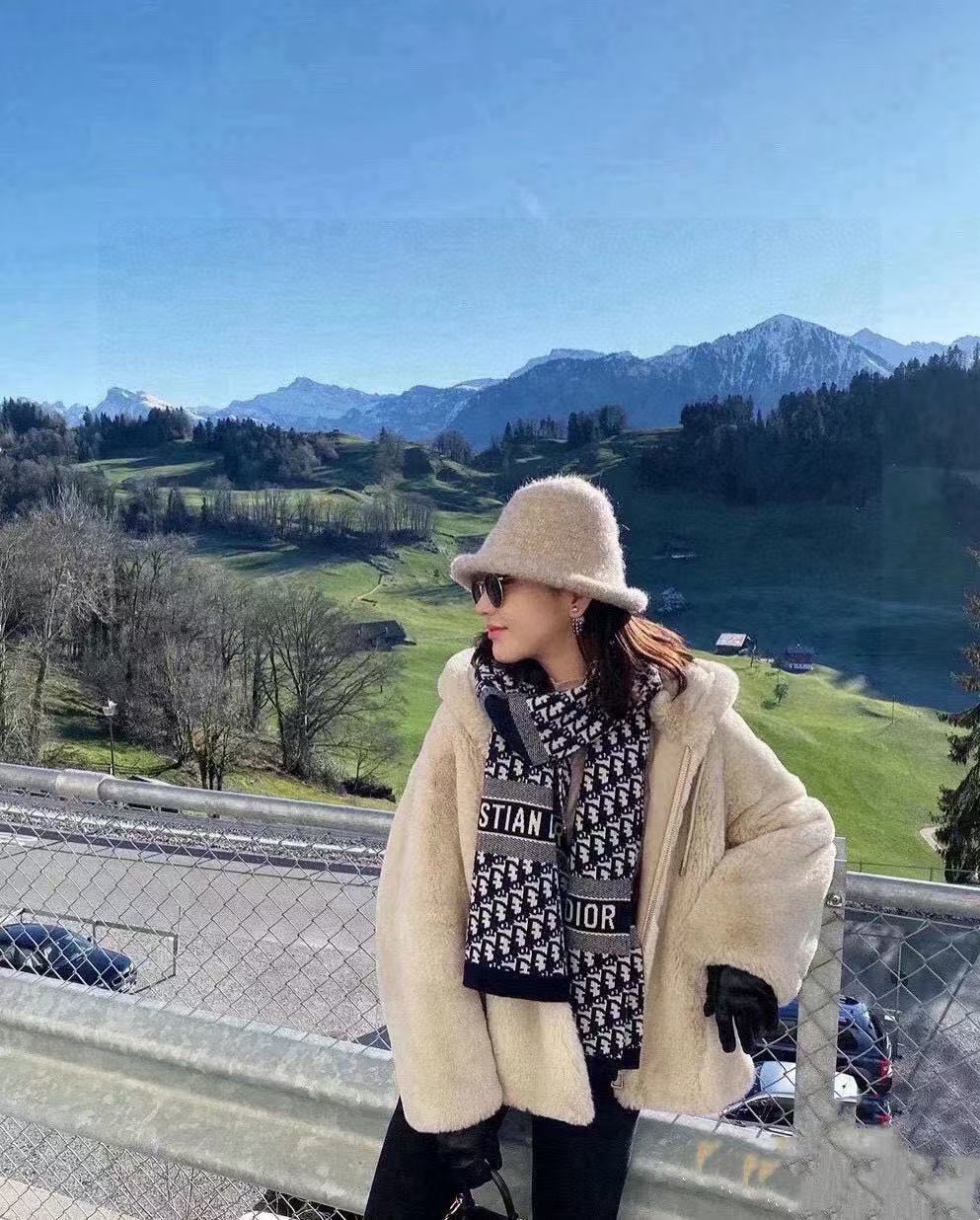 DI0R 老眼用ウールスカーフ【50％割引+送料無料】