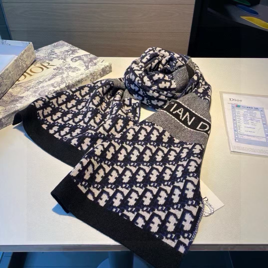 DI0R 老眼用ウールスカーフ【50％割引+送料無料】