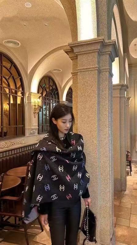 CHANE1 フルロゴ入りカラフルカシミアスカーフ【50％割引+送料無料】