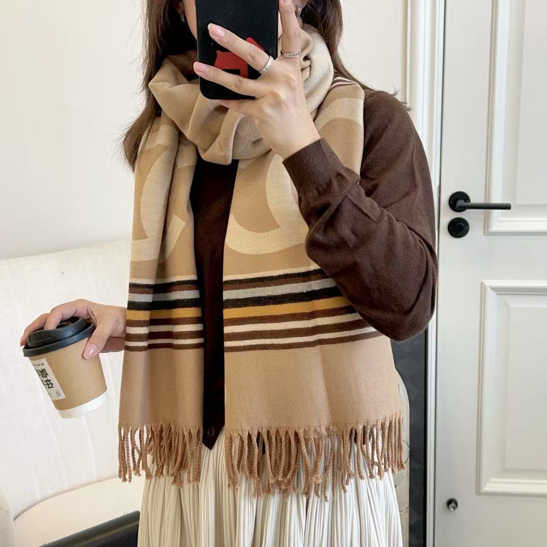 CHANE1 大きなロゴ カシミヤ フリンジ スカーフ【50％割引+送料無料】