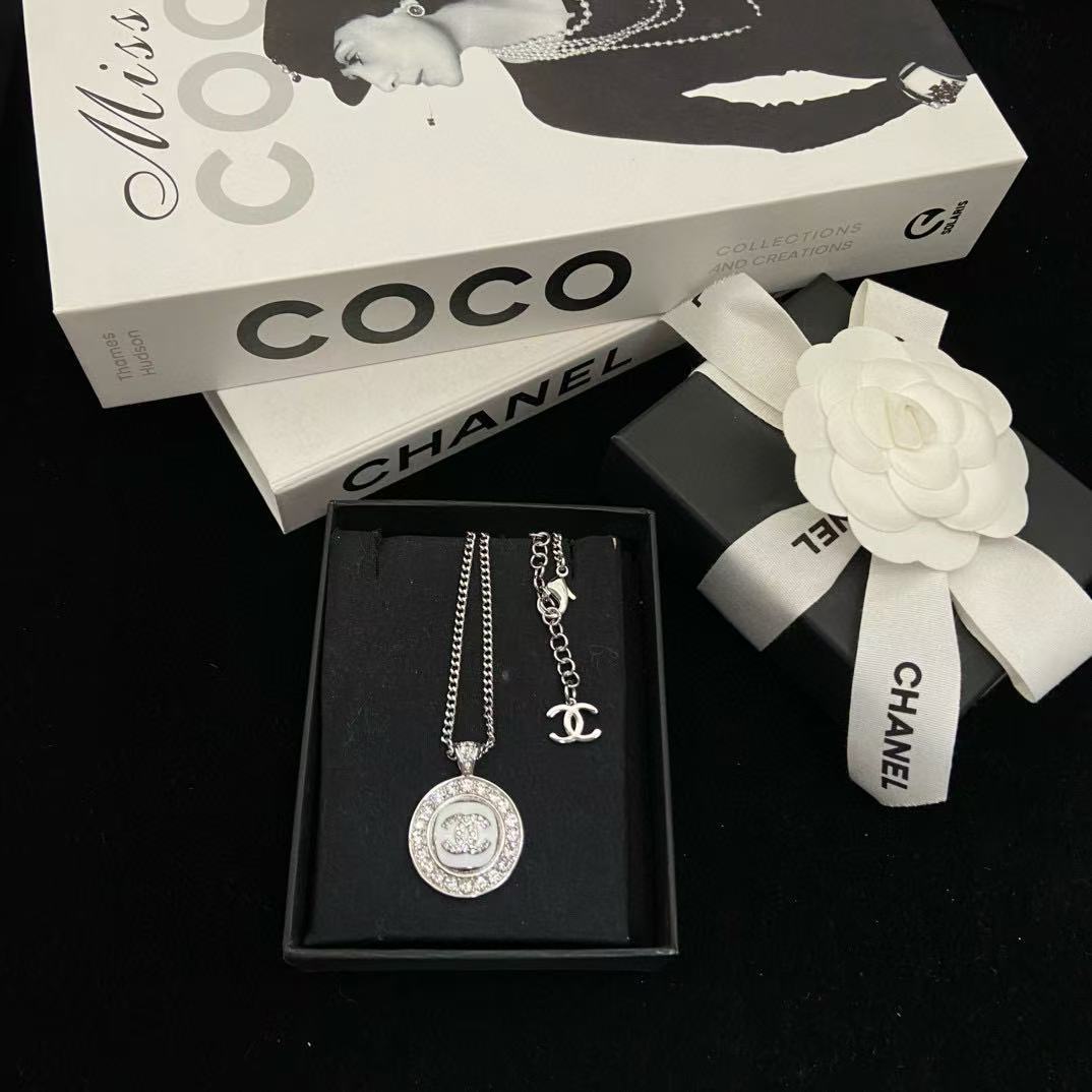 CHANE1 ラウンドダブルCフルダイヤモンドネックレス【50％割引+送料無料】