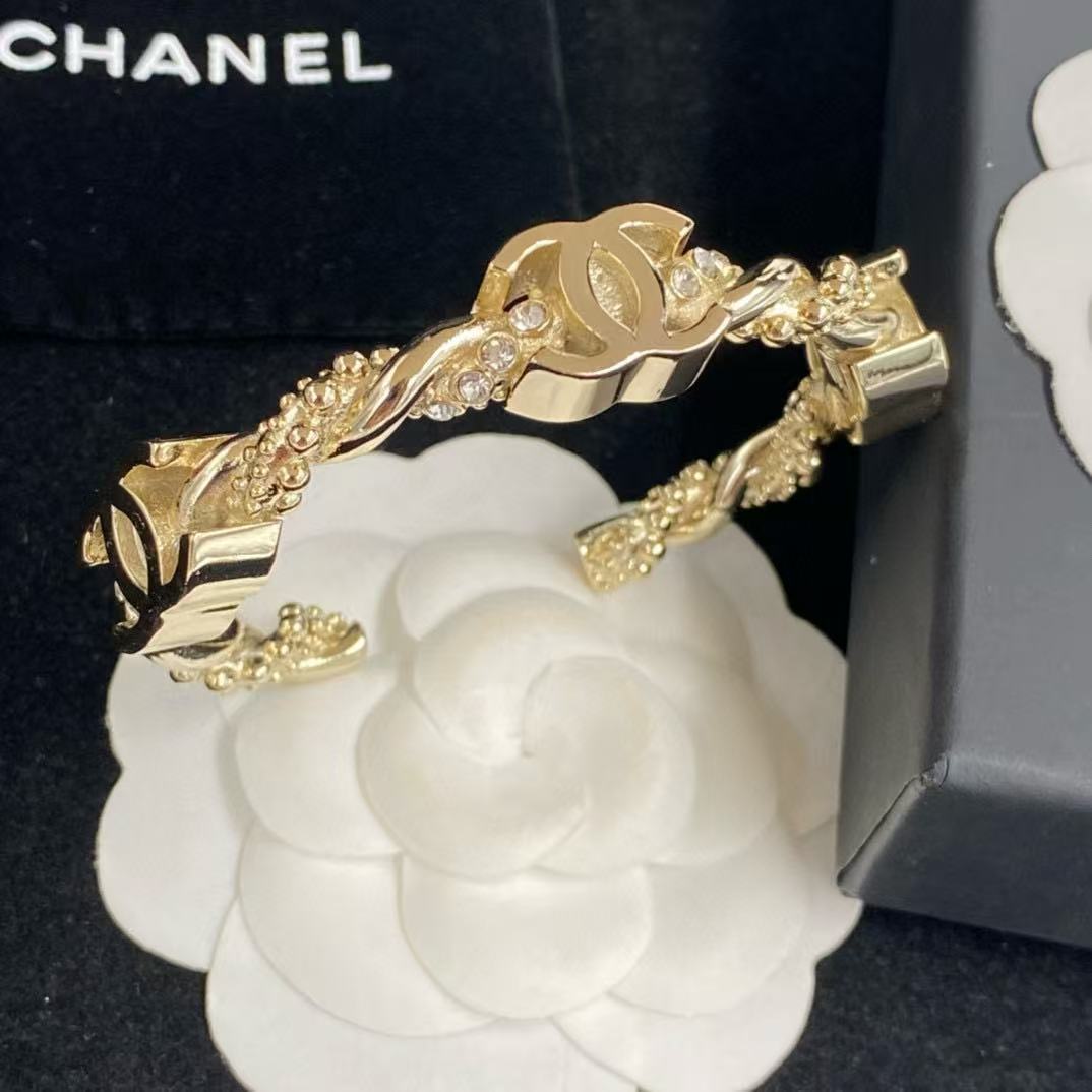 CHANE1 ダブルCロゴオープンブレスレット【50％割引+送料無料】