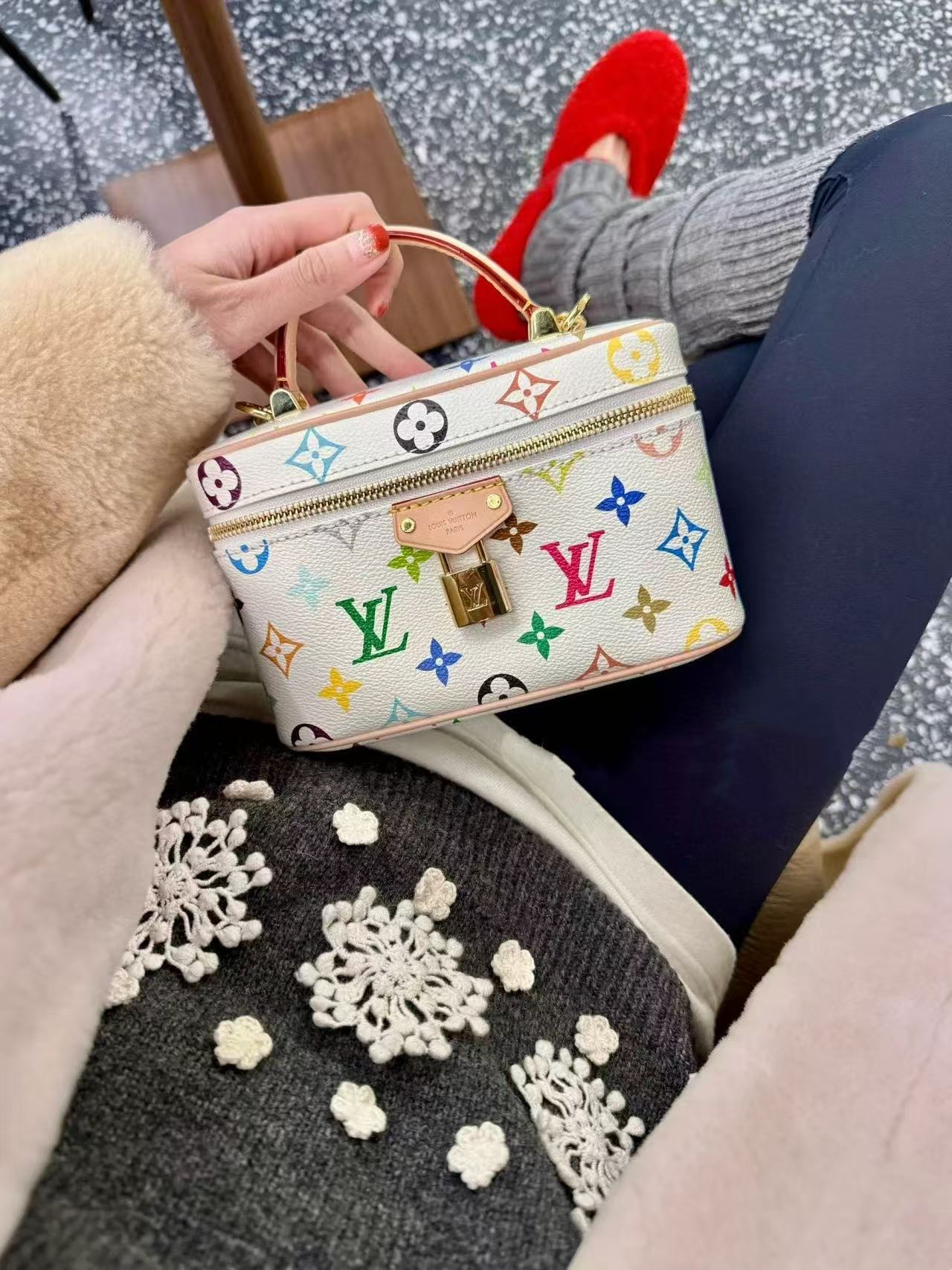 LVチェーンのカラフルなコスメバッグ【50％割引+送料無料】