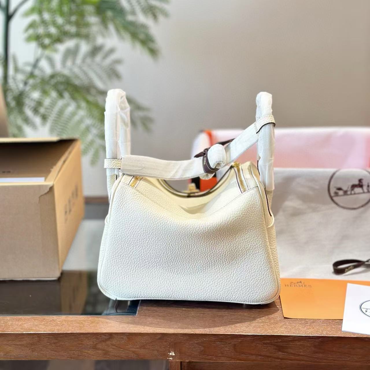 ＨＥＲＭＥＳLindy脇の下のバッグ【50％割引+送料無料】